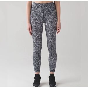 Lululemon Wunder Under Leggings in Daisy Dust Print 7/8 Length Size 8